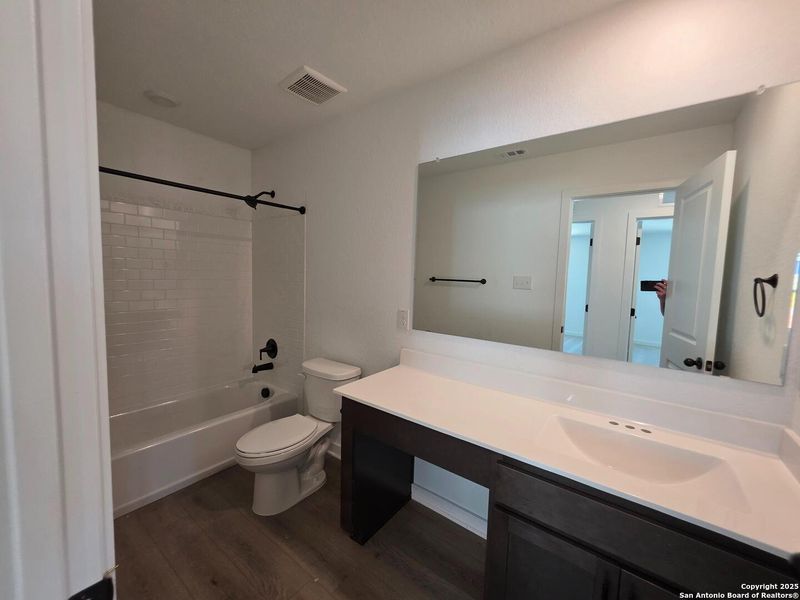 Furnished interior view inside a new home in , Schertz (Image 6).