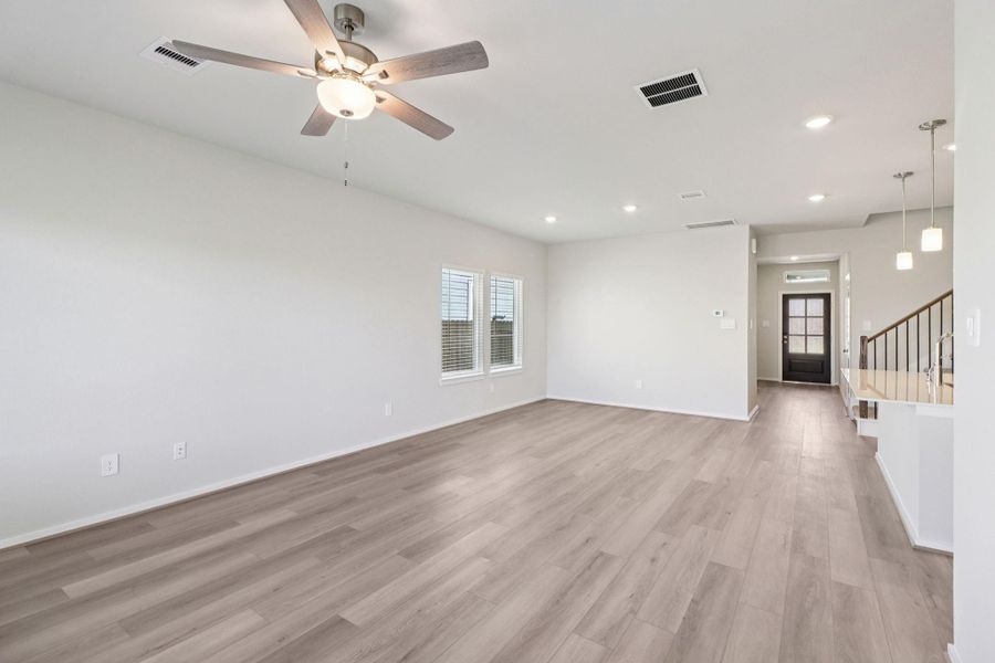Spacious, unfurnished interior of a new home in Granger Pointe - Premier Series, Conroe (Image 7).