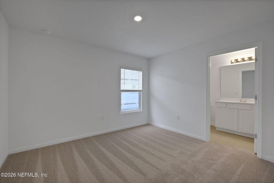 Spacious, unfurnished interior of a new home in Diamond Springs, Jacksonville (Image 34).