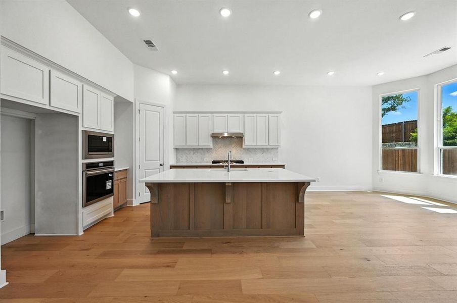 Furnished interior view inside a new home in Thompson Farms: 60ft. lots, Van Alstyne (Image 12). Furnished interior view inside a new home in Thompson Farms: 60ft. lots, Van Alstyne (Image 12).