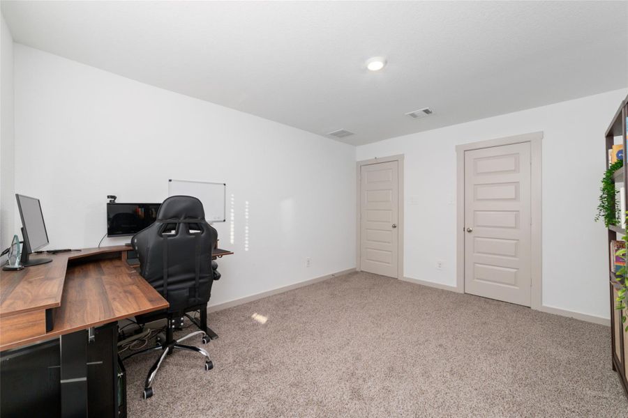 Furnished interior view inside a new home in Parks Edge, Missouri City (Image 5).