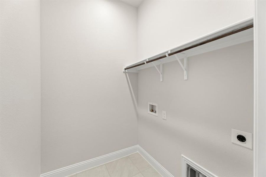 12. 3204 Agnew - Utility