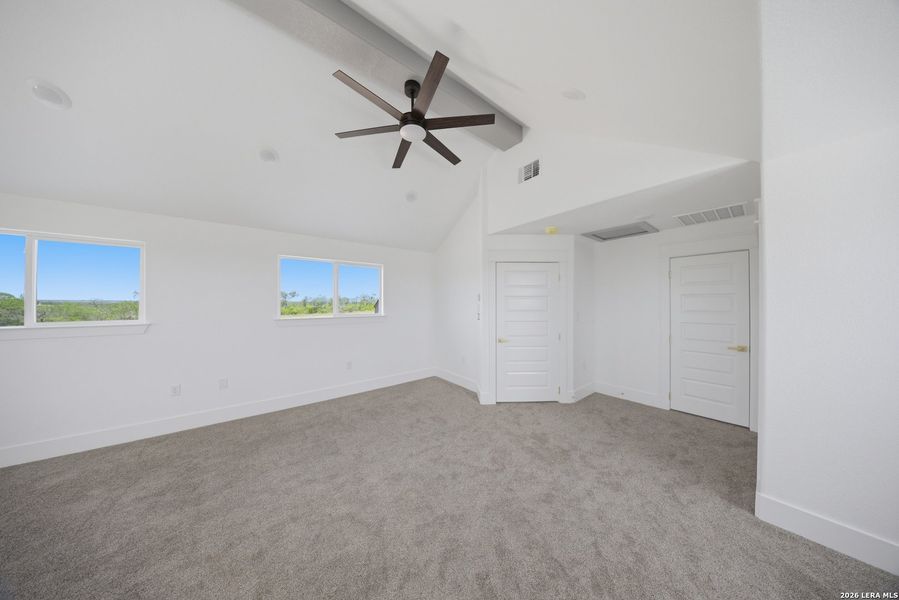 Spacious, unfurnished interior of a new home in , Floresville (Image 18).