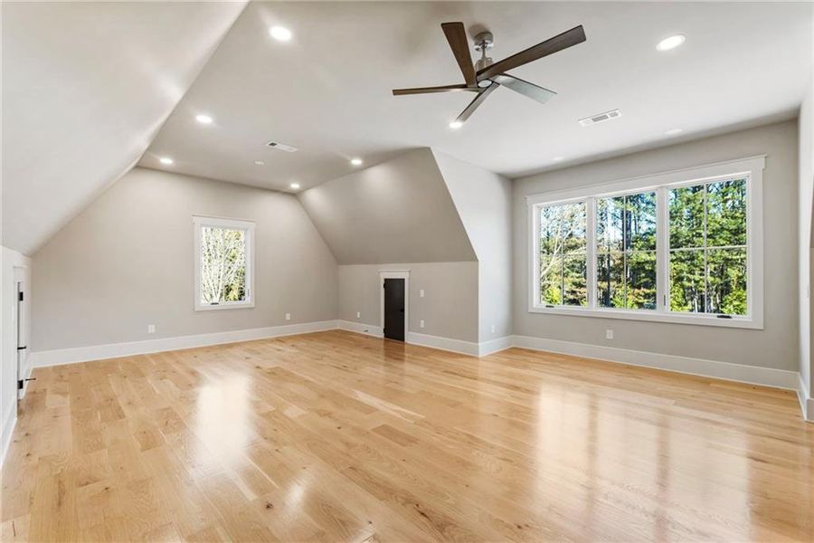 Spacious, unfurnished interior of a new home in , Alpharetta (Image 24).