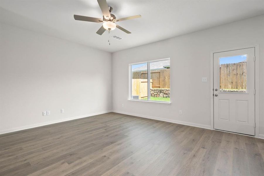 Spacious, unfurnished interior of a new home in Patriot Estates, Venus (Image 8).