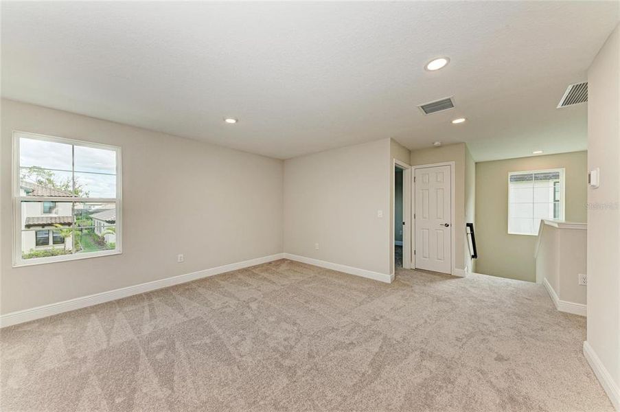 Spacious, unfurnished interior of a new home in Crosswind Ranch, Parrish (Image 36).