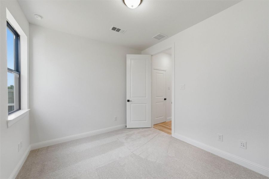 Spacious, unfurnished interior of a new home in Sienna 40', Missouri City (Image 20). Spacious, unfurnished interior of a new home in Sienna 40', Missouri City (Image 20).