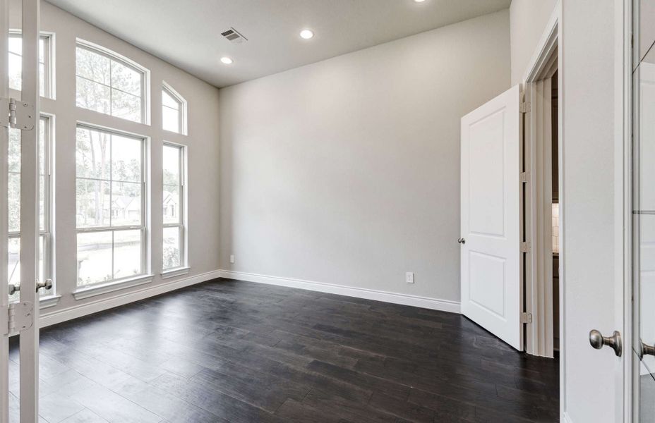 Representative unfurnished interior of a home built from the 2924 by Ravenna Homes in The Highlands 55′, Porter (Image 18). Representative unfurnished interior of a home built from the 2924 by Ravenna Homes in The Highlands 55′, Porter (Image 18).