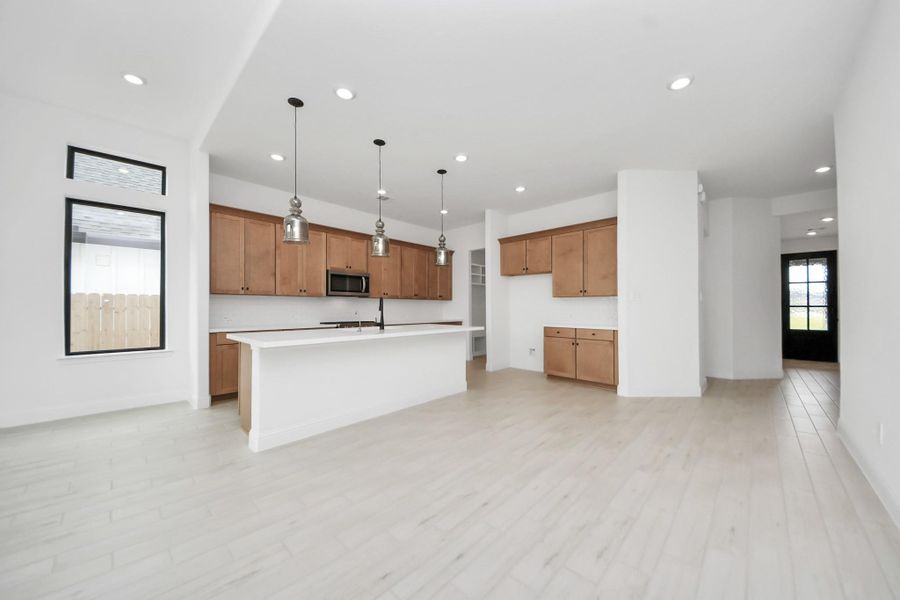 Furnished interior view inside a new home in , Missouri City (Image 5).