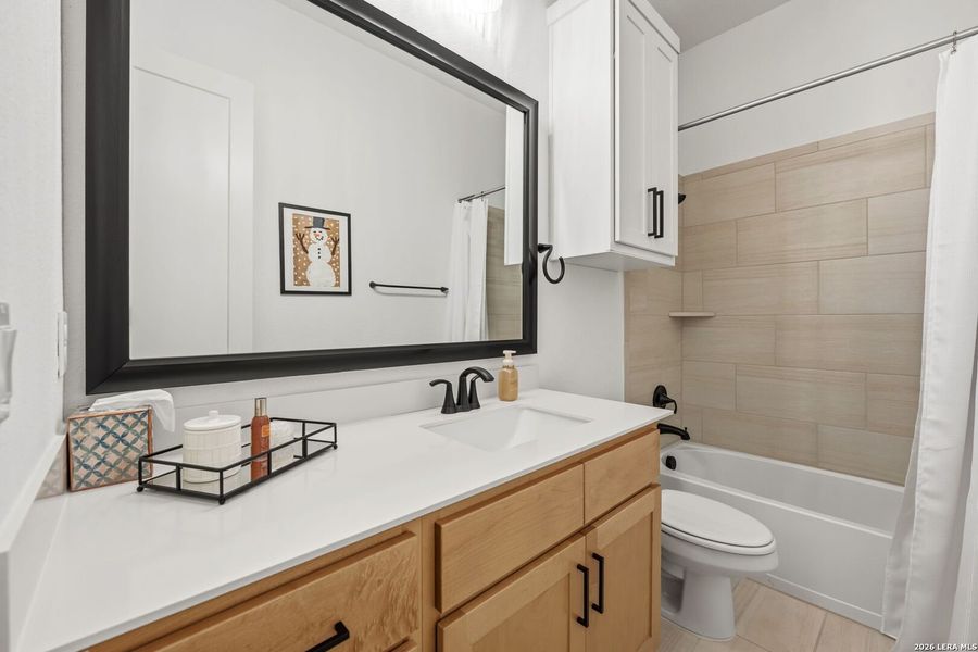 Furnished interior view inside a new home in La Cima, San Marcos (Image 12).