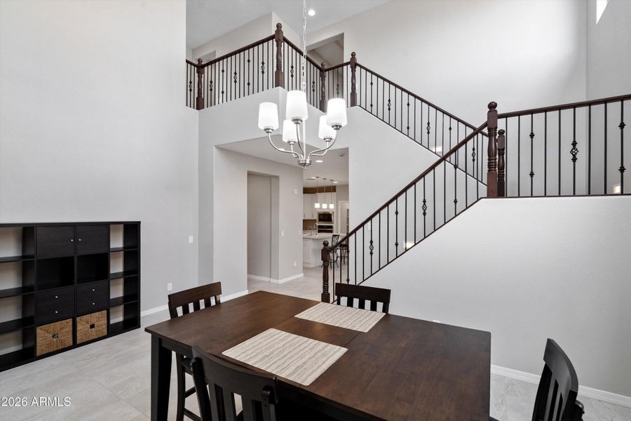 06-Dining to Family and Kitchen 06-Dining to Family and Kitchen