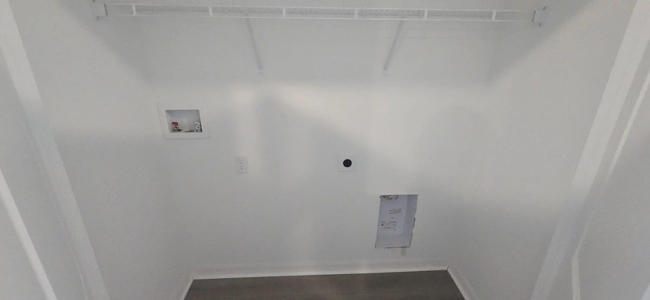 Spacious, unfurnished interior of a new home in Catamaran Cove, Rockledge (Image 6).