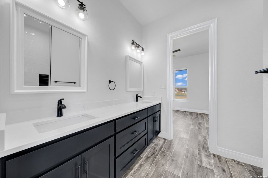 Furnished interior view inside a new home in , La Vernia (Image 16).