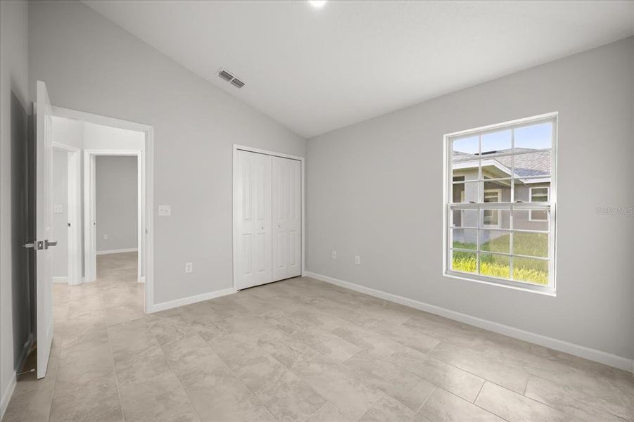 Spacious, unfurnished interior of a new home in , Deland (Image 12).
