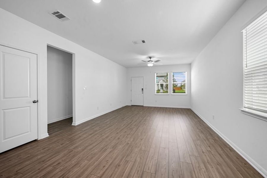Spacious, unfurnished interior of a new home in Emory Crossing 40s, Hutto (Image 12). Spacious, unfurnished interior of a new home in Emory Crossing 40s, Hutto (Image 12).