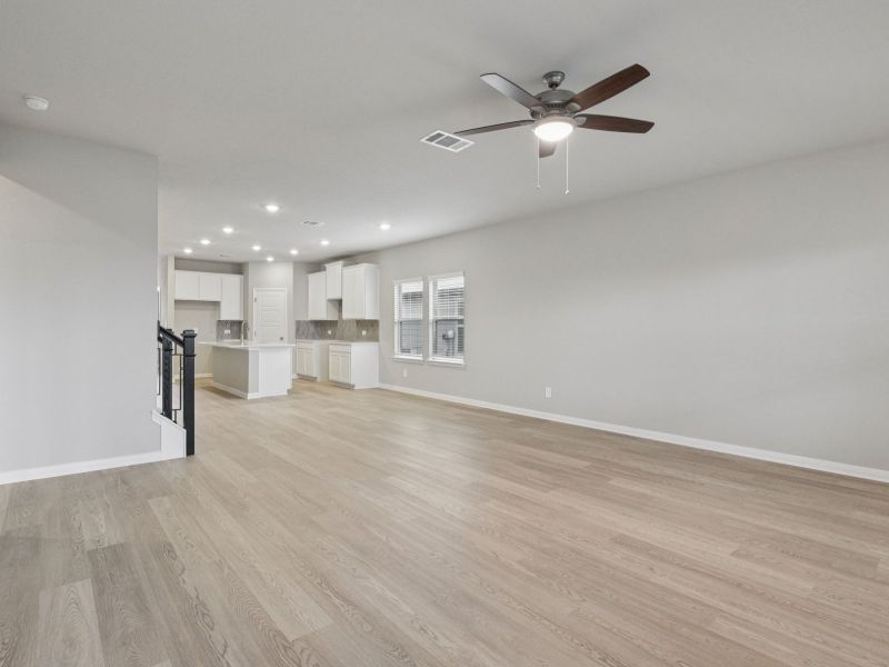 Spacious, unfurnished interior of a new home in Catalina, Converse (Image 18).