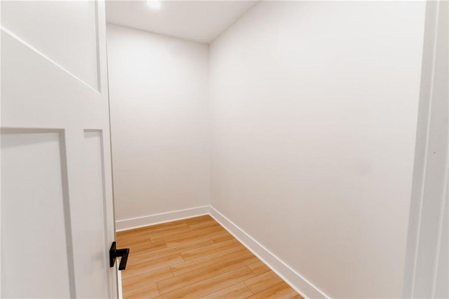 Spacious, unfurnished interior of a new home in , Jasper (Image 20).