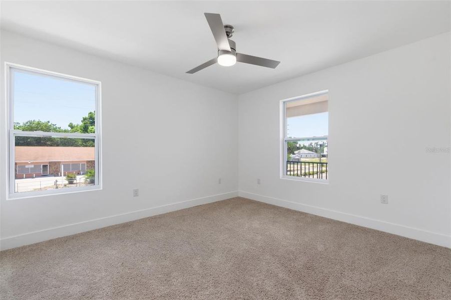 Spacious, unfurnished interior of a new home in , St. Petersburg (Image 27).