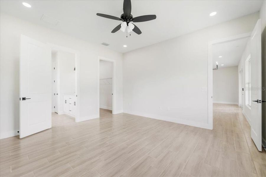 Spacious, unfurnished interior of a new home in , Lehigh Acres (Image 50).