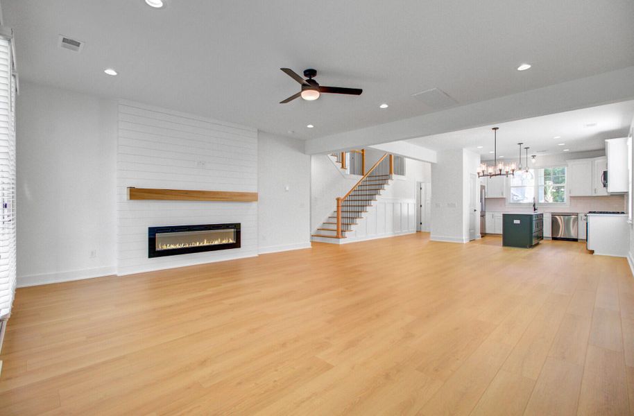 Spacious, unfurnished interior of a new home in , Summerville (Image 32).