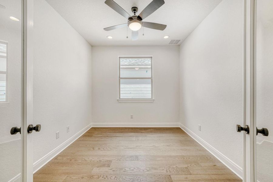 Spacious, unfurnished interior of a new home in The Porch at Du Pre, Buda (Image 14). Spacious, unfurnished interior of a new home in The Porch at Du Pre, Buda (Image 14).