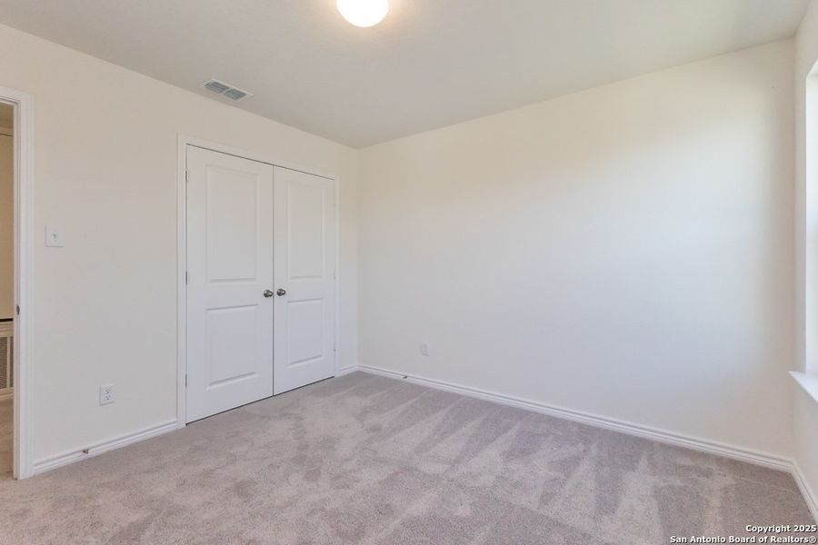 Spacious, unfurnished interior of a new home in Knox Ridge, Converse (Image 5).