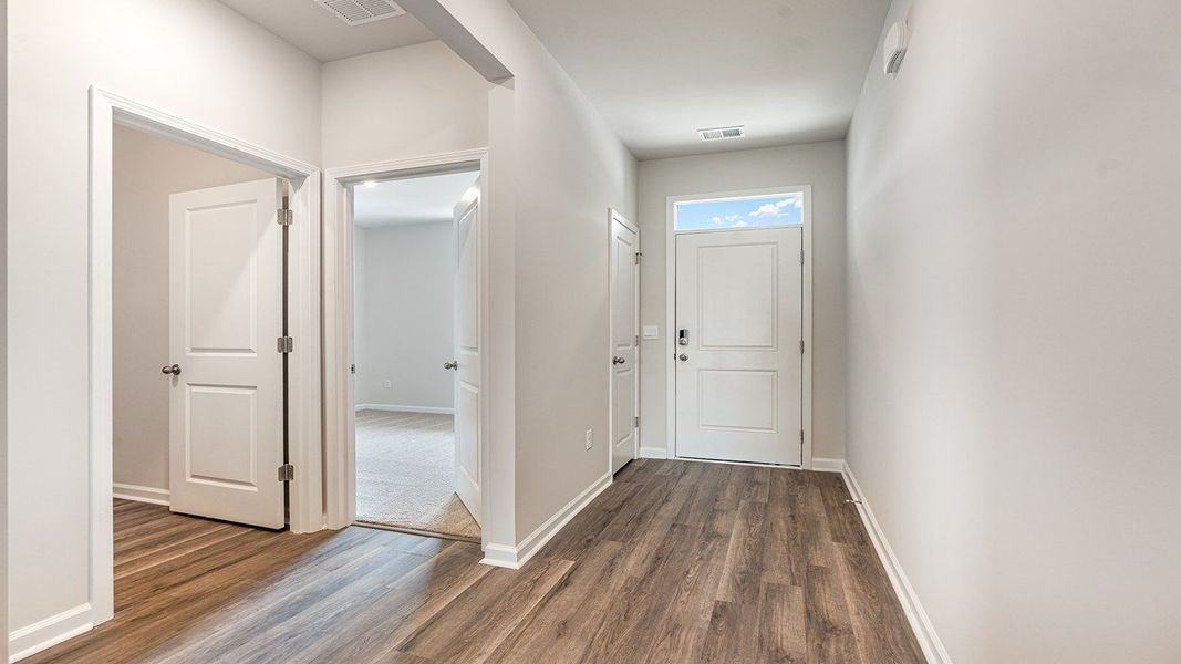 Spacious, unfurnished interior of a new home in Ridgefield, Conway (Image 12).