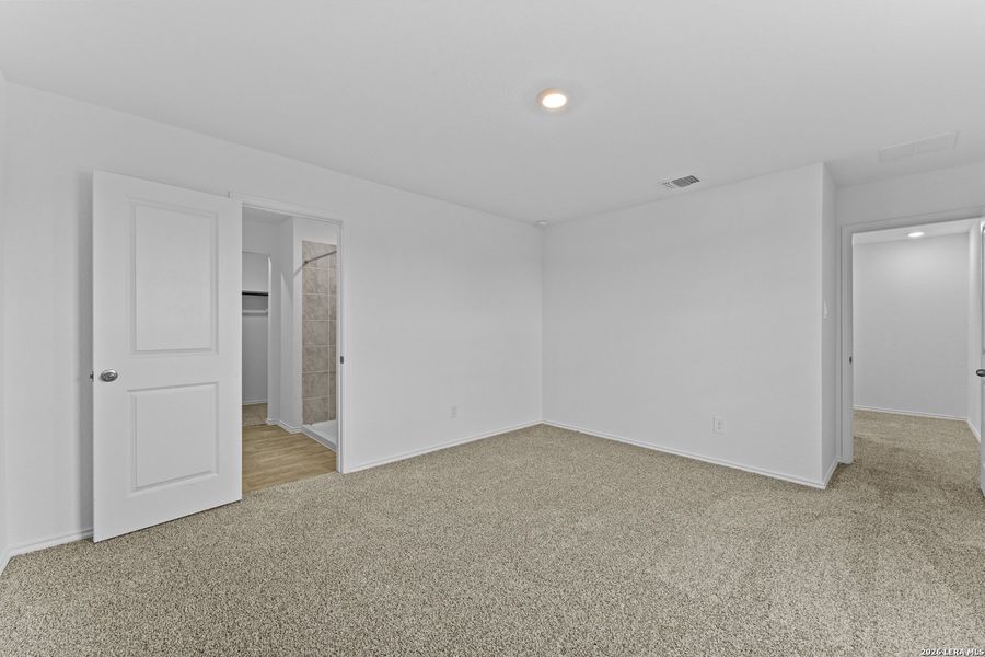 Spacious, unfurnished interior of a new home in Blue Ridge Ranch, San Antonio (Image 16). Spacious, unfurnished interior of a new home in Blue Ridge Ranch, San Antonio (Image 16).
