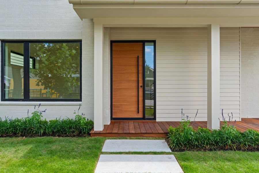 Exterior details and patio area of a home in , Houston (Image 4).