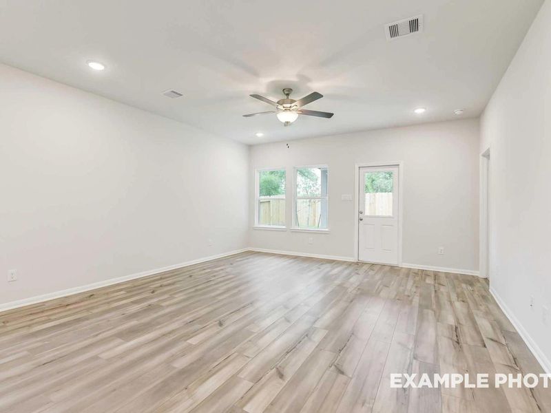 Spacious, unfurnished interior of a new home in Caney Creek Place, Conroe (Image 15). Spacious, unfurnished interior of a new home in Caney Creek Place, Conroe (Image 15).