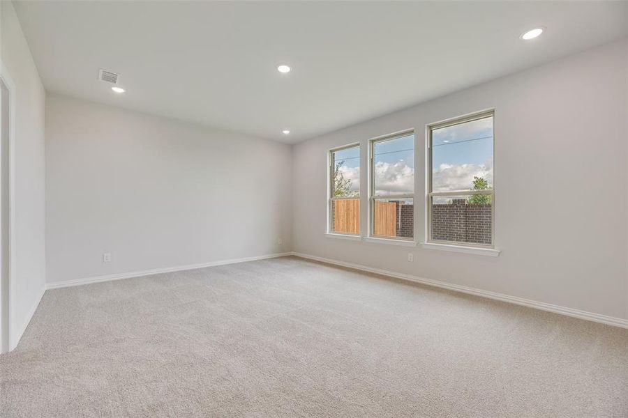 Spacious, unfurnished interior of a new home in Sutton Fields, Celina (Image 10).
