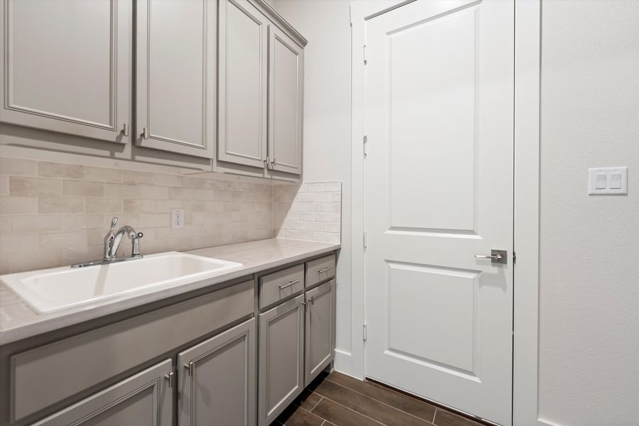 Furnished interior view inside a new home in Eagle Ridge Estates, Weatherford (Image 8).