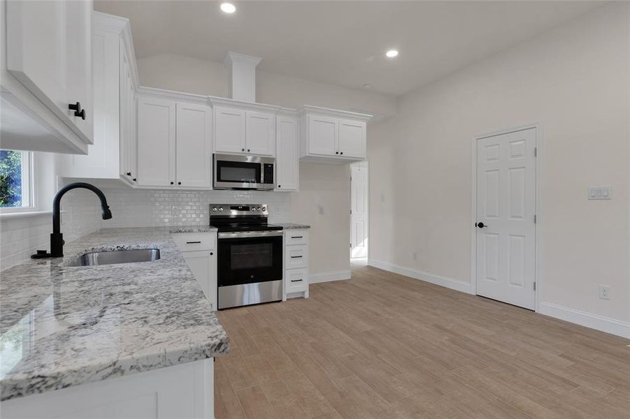 Furnished interior view inside a new home in , Mineral Wells (Image 12).
