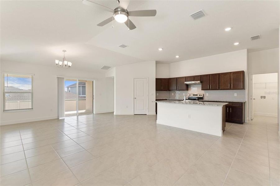 Spacious, unfurnished interior of a new home in , Davenport (Image 13).