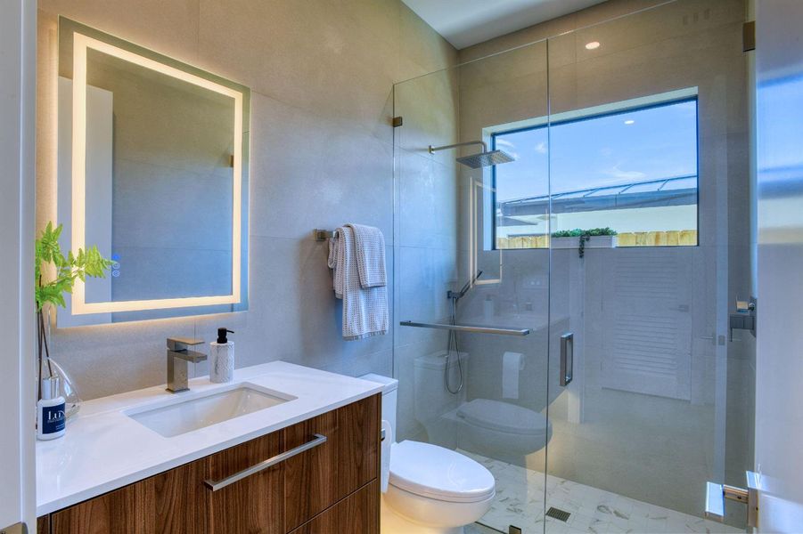 13 Third Bathroom