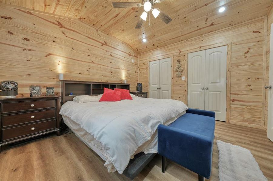 Furnished interior view inside a new home in , Grand Saline (Image 11).