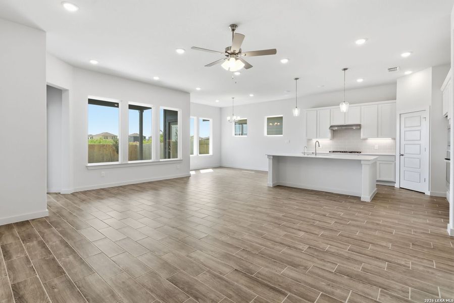 Spacious, unfurnished interior of a new home in Rhine Valley, Schertz (Image 19). Spacious, unfurnished interior of a new home in Rhine Valley, Schertz (Image 19).