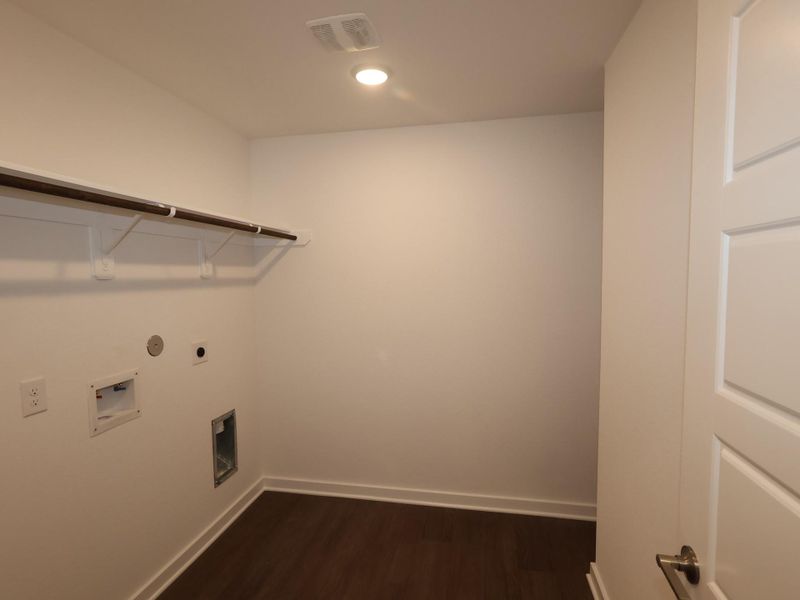 Spacious, unfurnished interior of a new home in Summerview, Fulshear (Image 25).