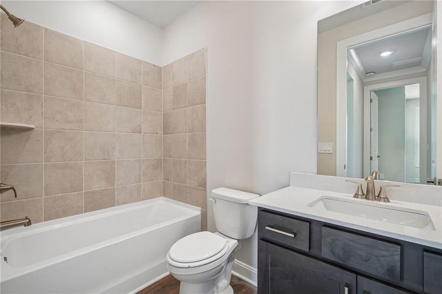 Furnished interior view inside a new home in River Pointe, Monroe (Image 13).