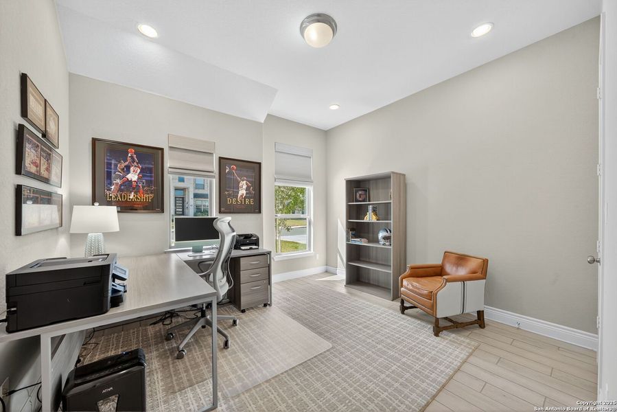 Furnished interior view inside a new home in Cibolo Canyons 60', San Antonio (Image 10).