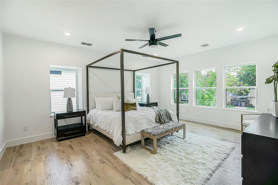Furnished interior view inside a new home in , Dallas (Image 14).