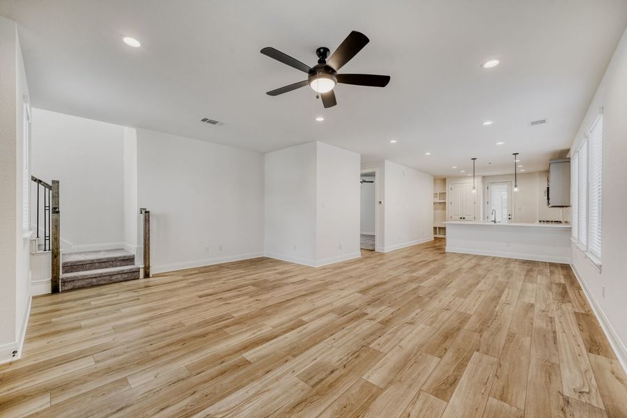 Spacious, unfurnished interior of a new home in The Porch at Du Pre, Buda (Image 11).