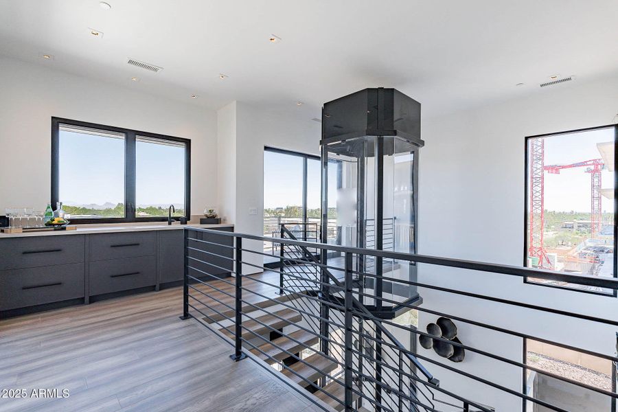 024_THIRD STORY 024_THIRD STORY