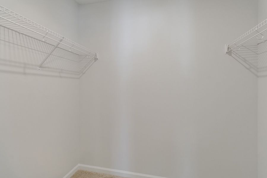 Spacious, unfurnished interior of a new home in Astoria, Columbia (Image 24).