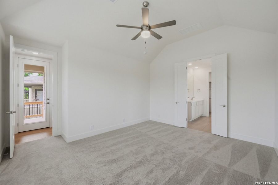 Spacious, unfurnished interior of a new home in Davis Ranch, San Antonio (Image 22). Spacious, unfurnished interior of a new home in Davis Ranch, San Antonio (Image 22).