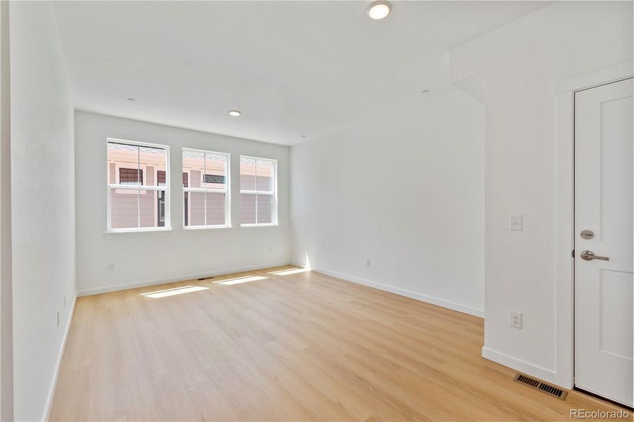 Spacious, unfurnished interior of a new home in Westerly, Erie (Image 18).
