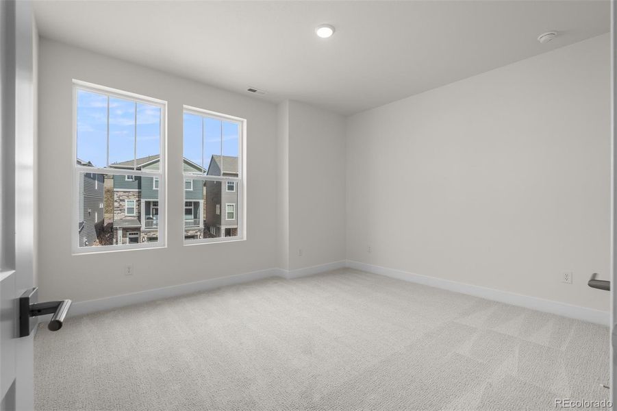 Spacious, unfurnished interior of a new home in Trailside at Cottonwood Creek, Colorado Springs (Image 21).