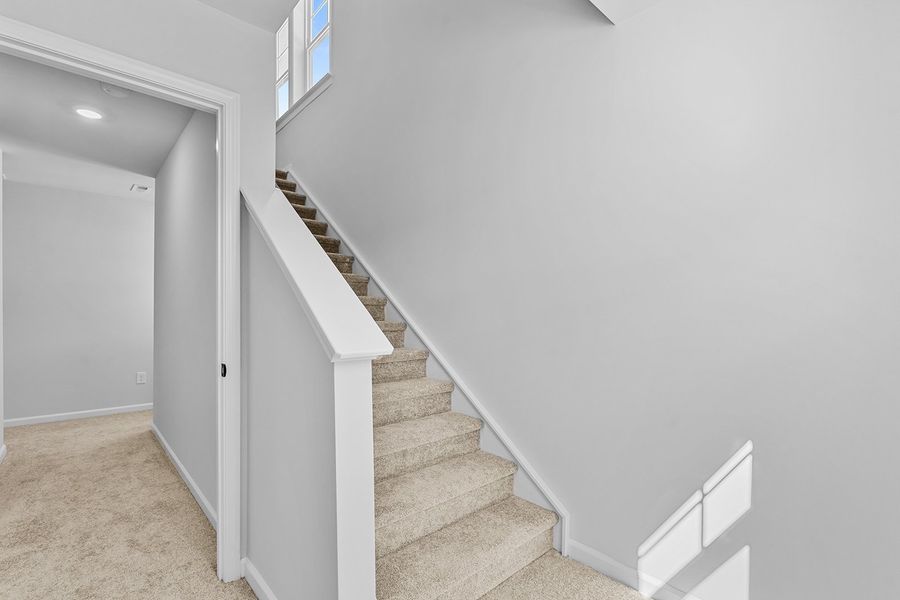 Spacious, unfurnished interior of a new home in Fieldstone, Lexington (Image 43).