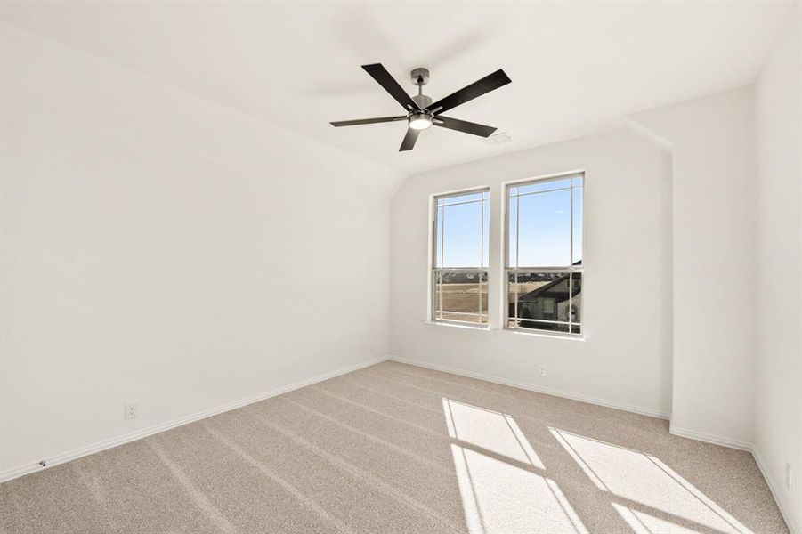 Spacious, unfurnished interior of a new home in Country Lakes, Denton (Image 22).