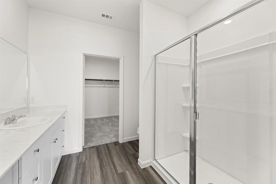 20. 807 Lexington - Bath